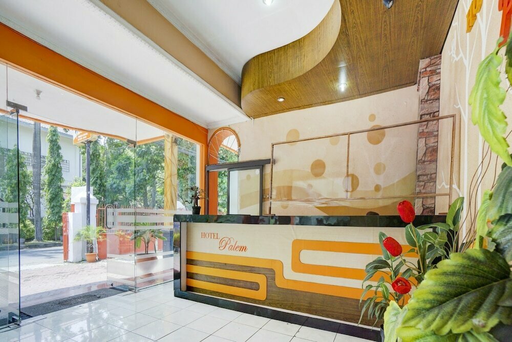 Hotel Oyo Life 3956 Hotel Palem 2 Syariah, Malang, photo