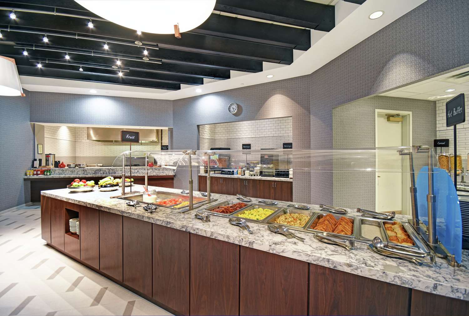 Фото Embassy Suites Charleston