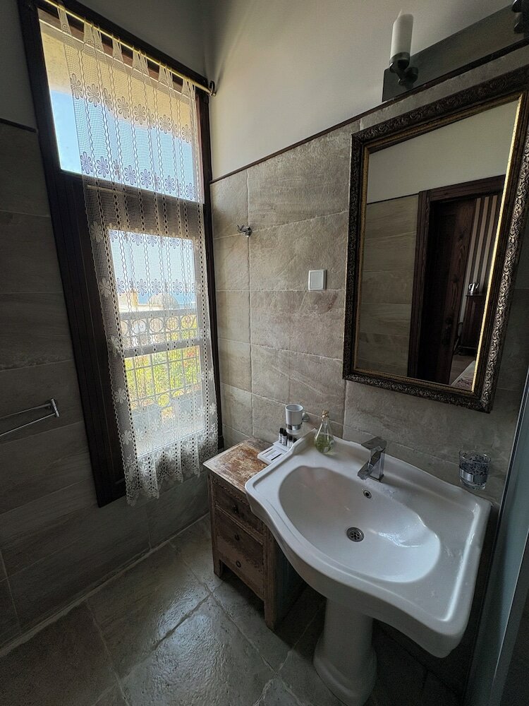 Фото Kyrenia Palace Boutique Hotel