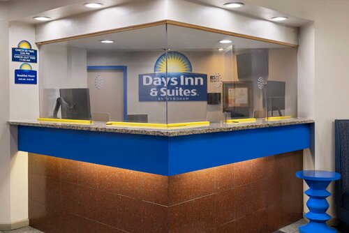 Гостиница Days Inn & Suites by Wyndham Albany в Олбани