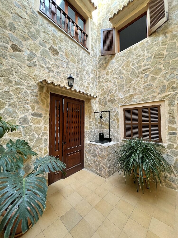 Фото Hostal Can Gallu