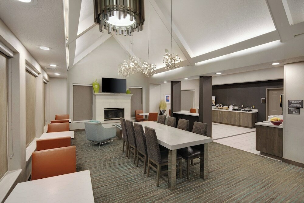Фото Residence Inn by Marriott Indianapolis Airport
