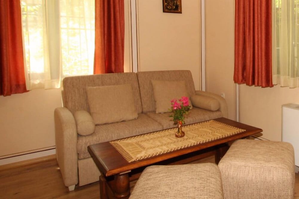 Фото Hotel Alafrangite