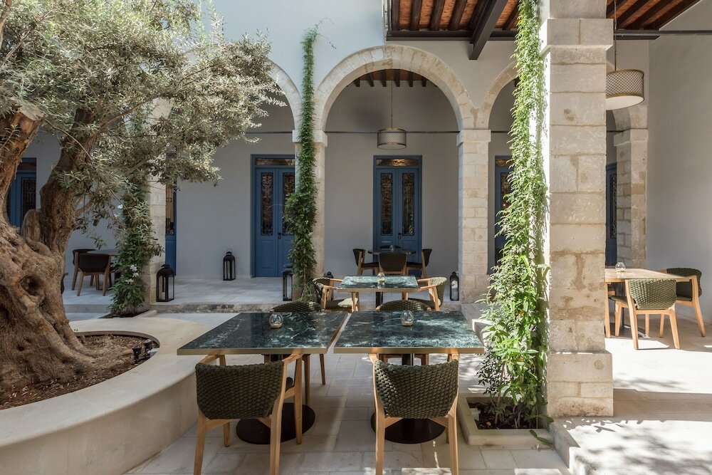 Фото S Paul Hotel