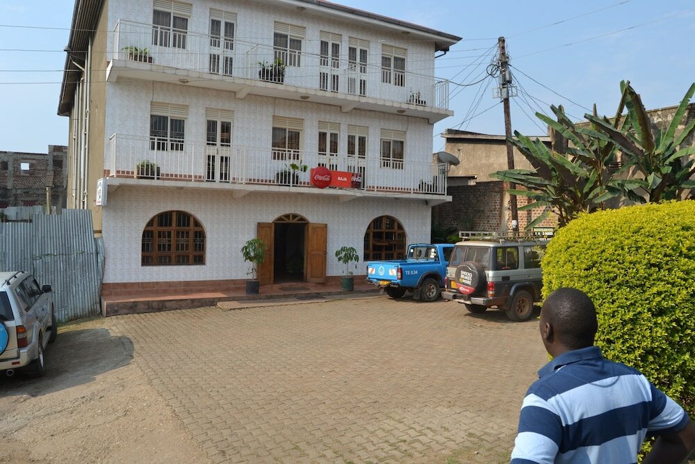 Фото Raja Excelsior Hotel