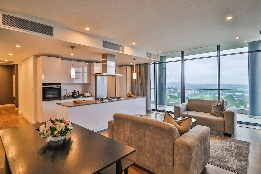 Фото Reserved Suites Illovo