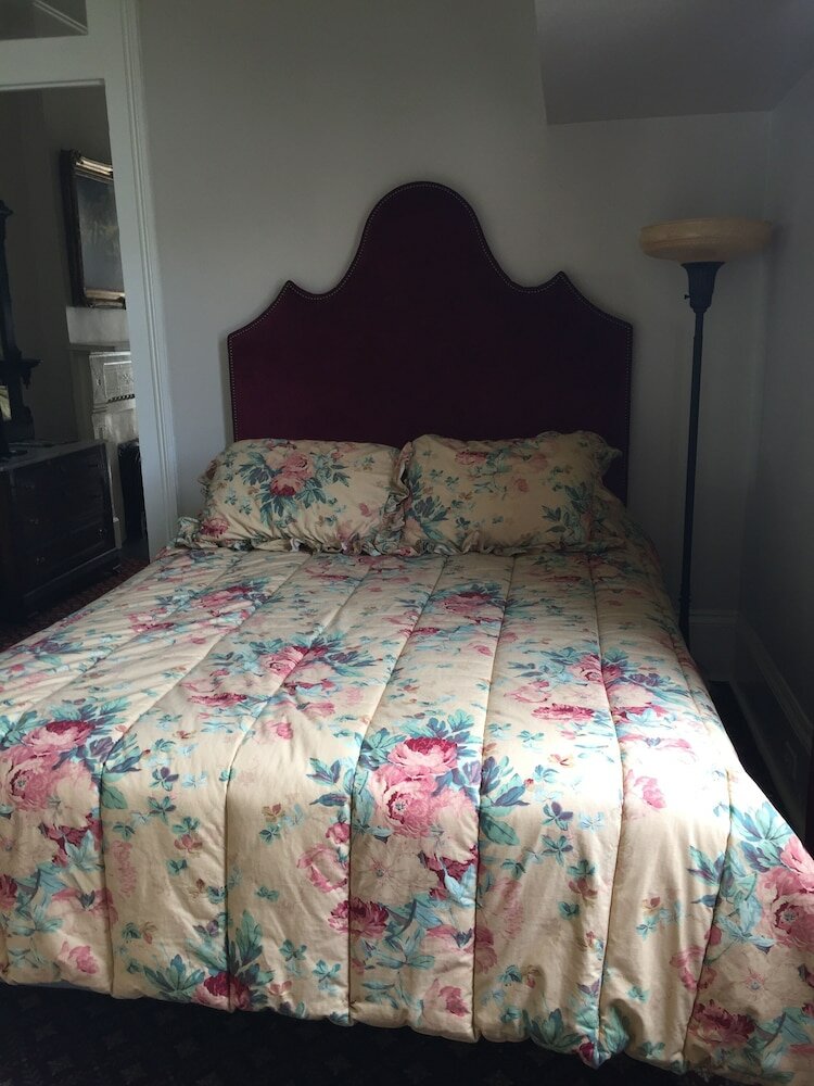 Фото Nine O Five Royal Hotel