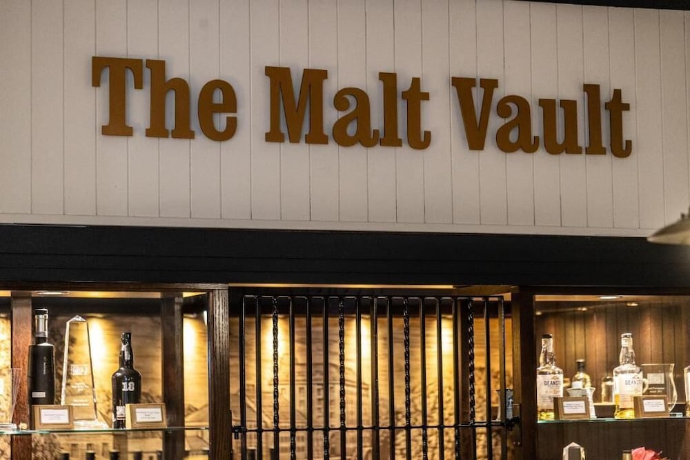 Фото The Lake of Menteith Hotel