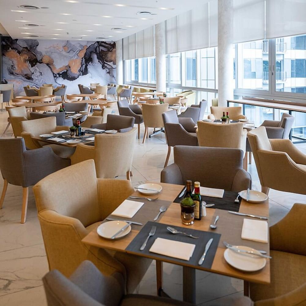 Фото @Sandton Hotel