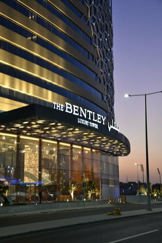 Внешний вид отеля The Bentley Luxury Hotel and Suites в Дохе, фото 1