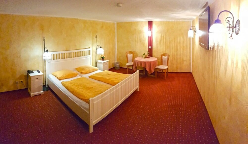 Фото Gotikhotel Frenzelhof