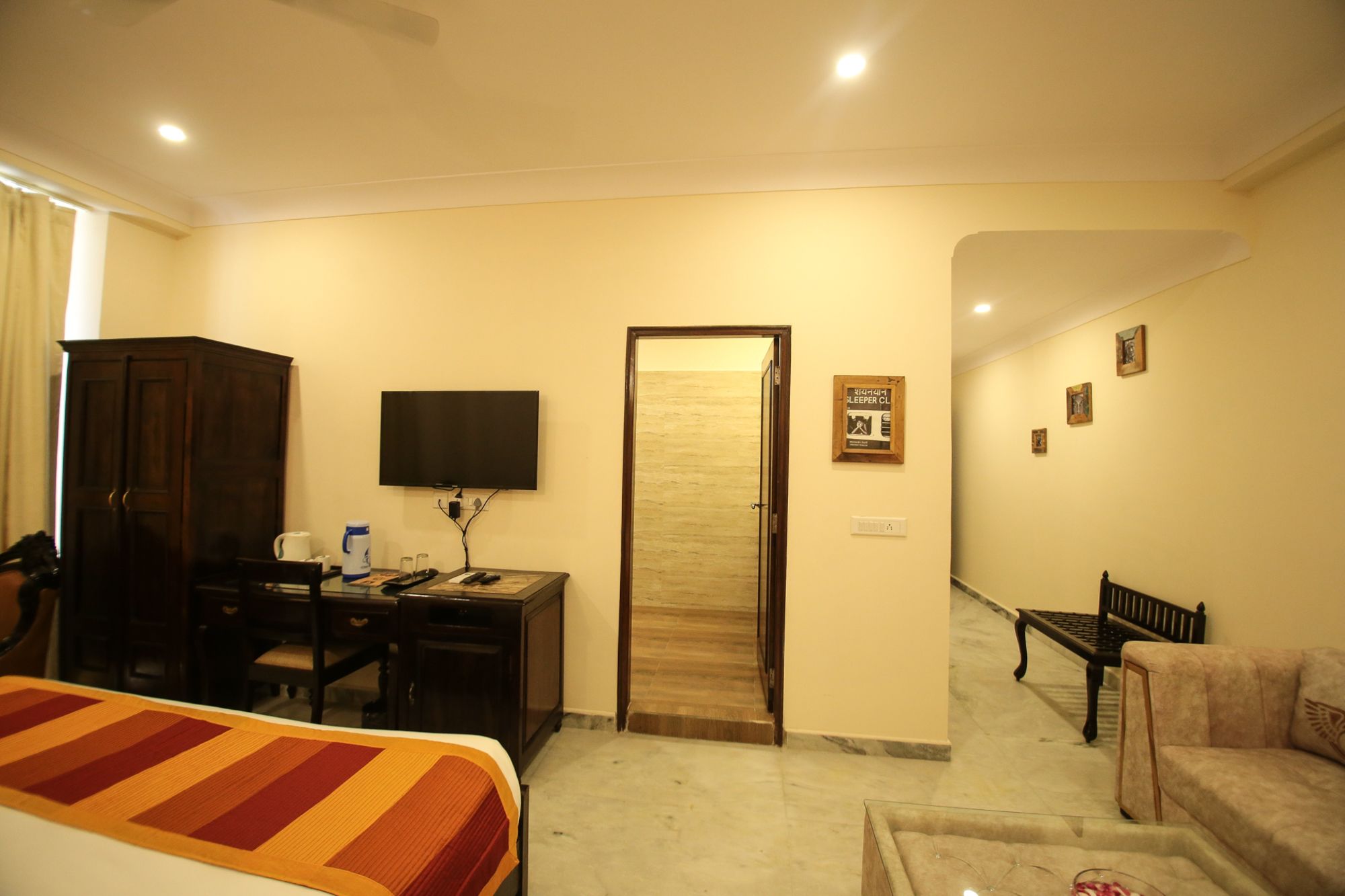 Фото Jd Hotel Four Boutique