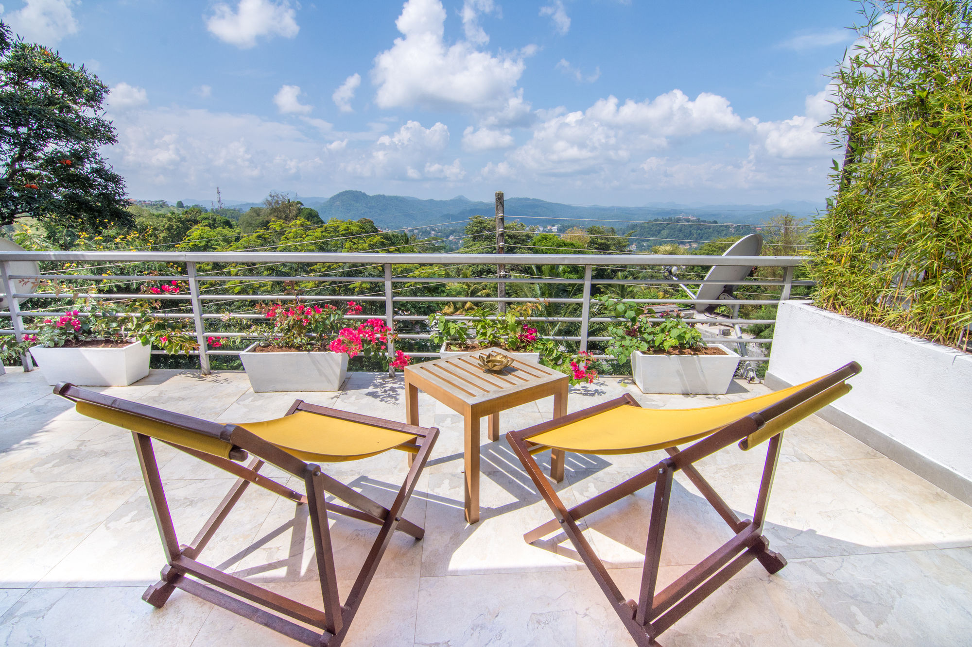 Фото Theva Residency