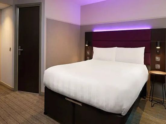 Фото Premier Inn London City Tower Hill