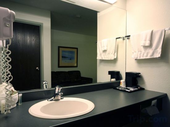 Фото Super 8 by Wyndham Truro Ns