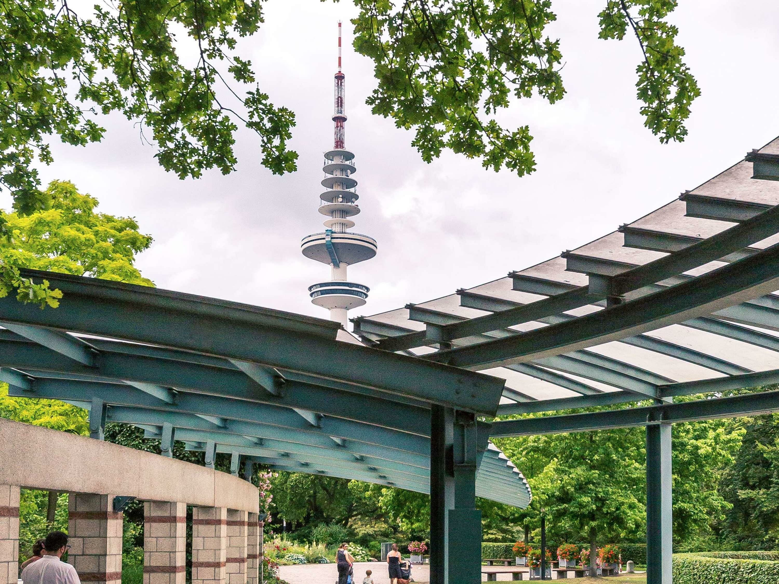 Фото Mercure Hotel Hamburg am Volkspark