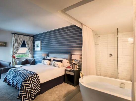 Фото The Portswood Hotel