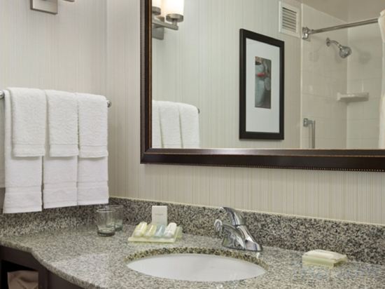 Фото Hilton Garden Inn Hoffman Estates