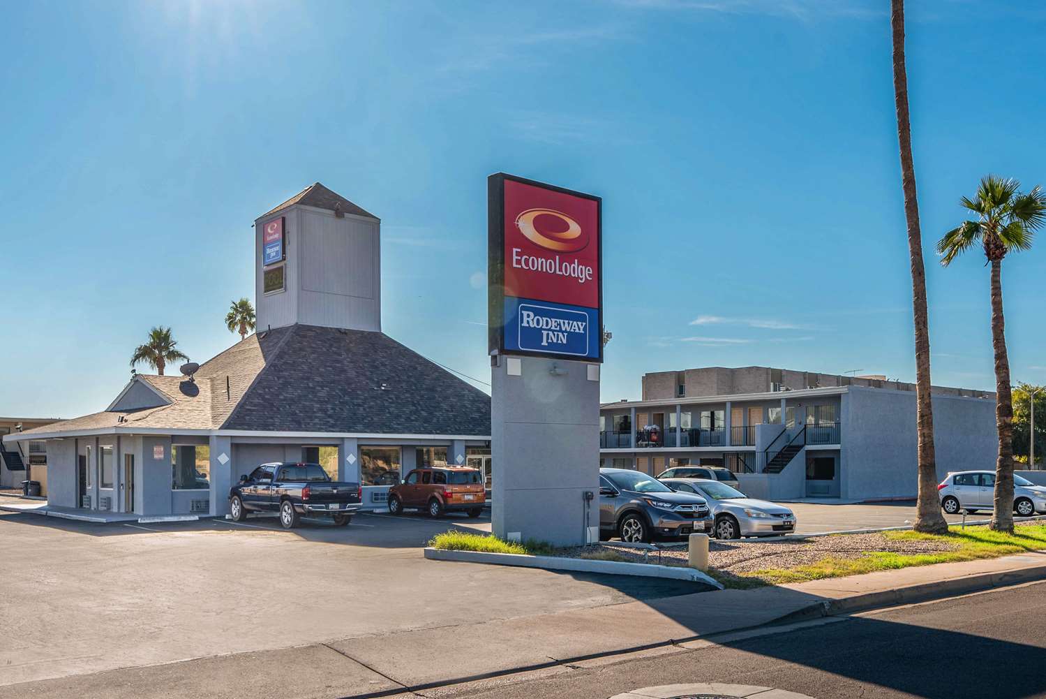 Фото Rodeway Inn Phoenix North I-17