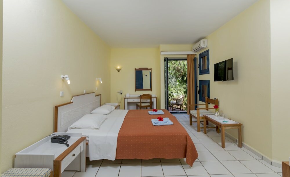 Фото Dolphin Bay