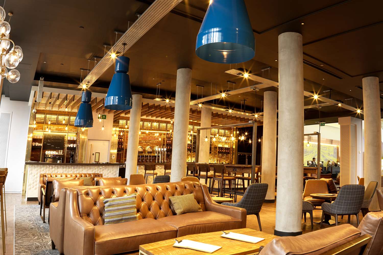 Фото DoubleTree by Hilton Manchester - Piccadilly