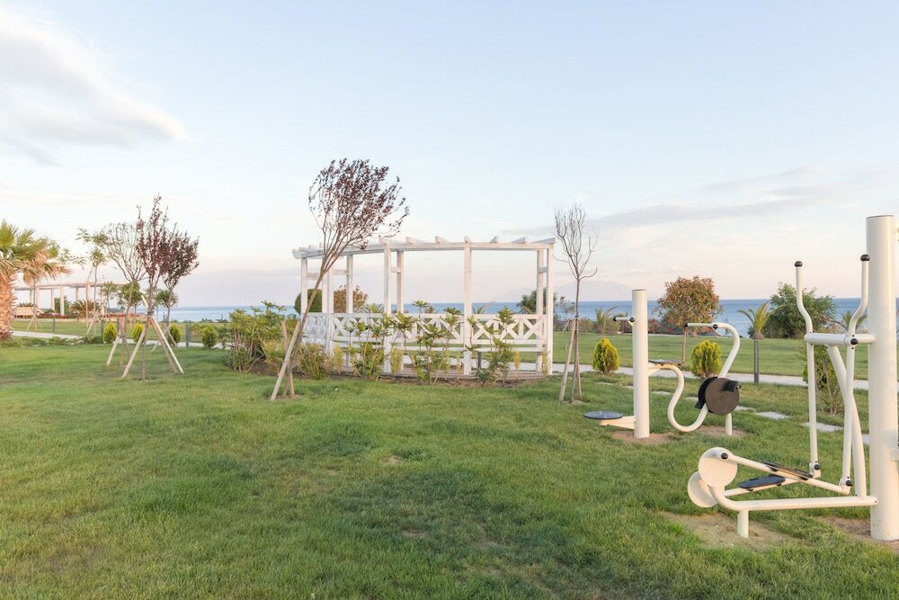 Фото King Maron Wellness Beach Hotel