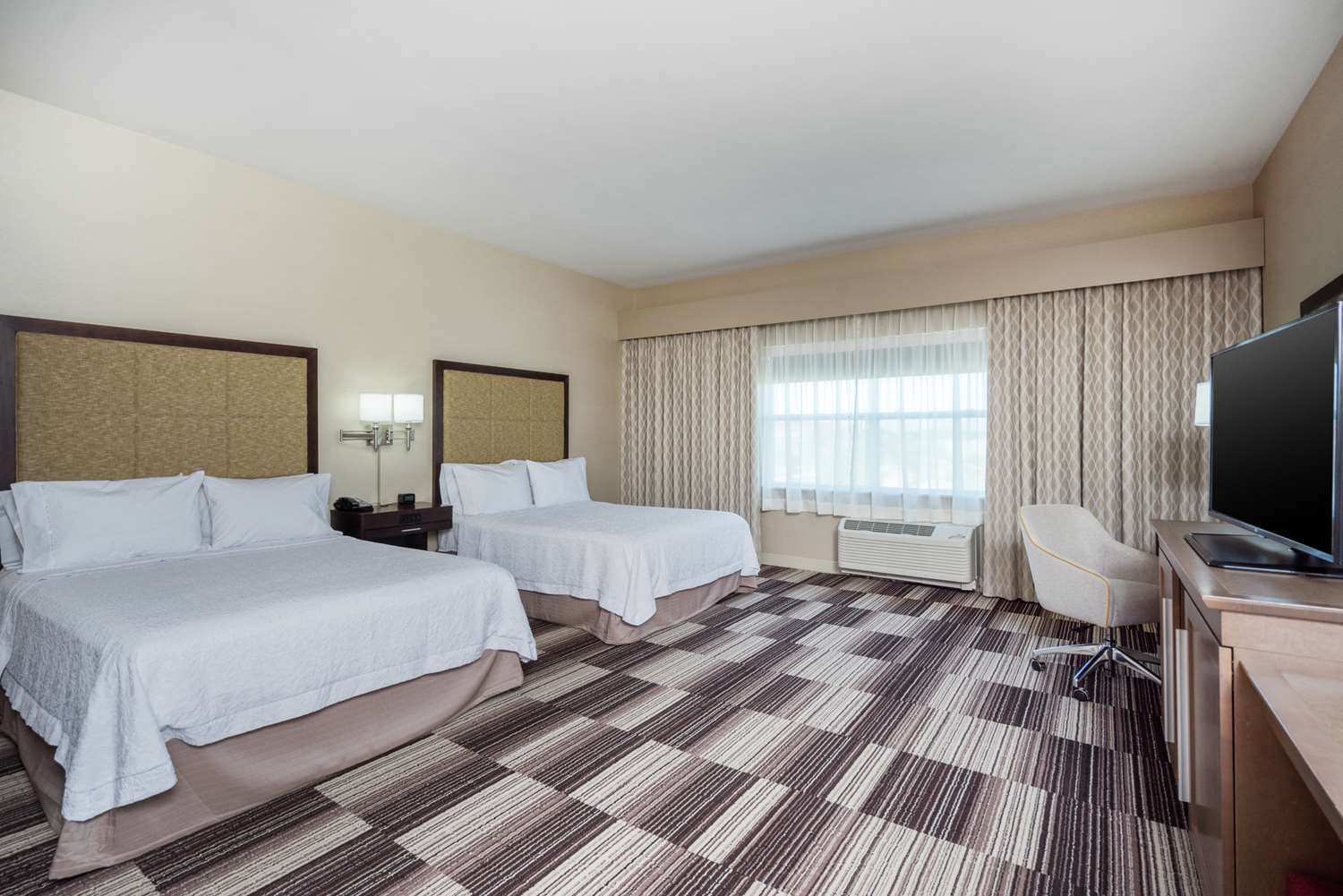 Фото Hampton Inn Oxford