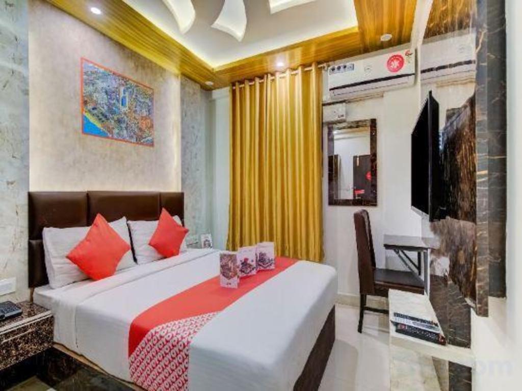 Фото Oyo 11915 Varcity Park