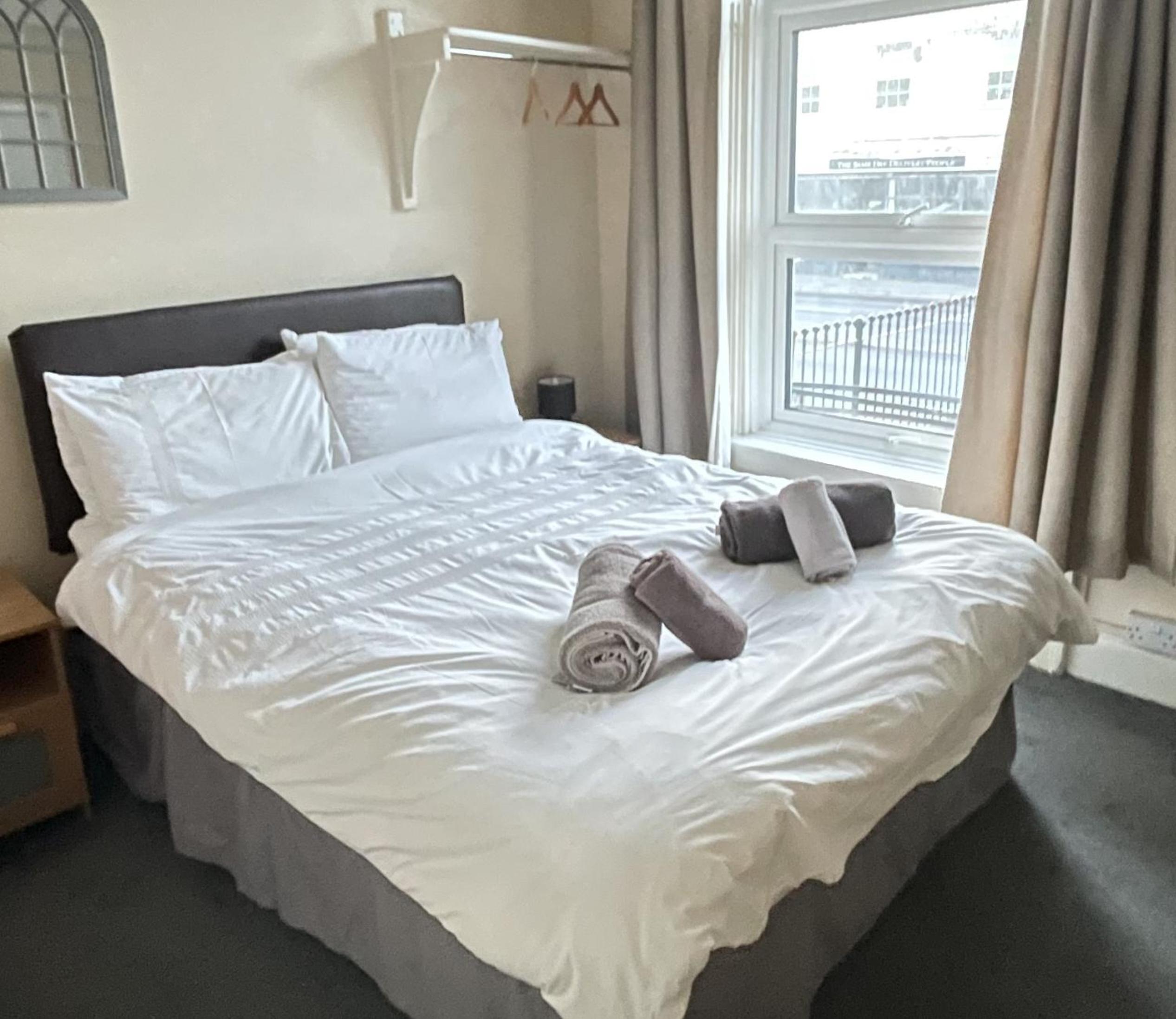 Фото Admiral Blake Guest House