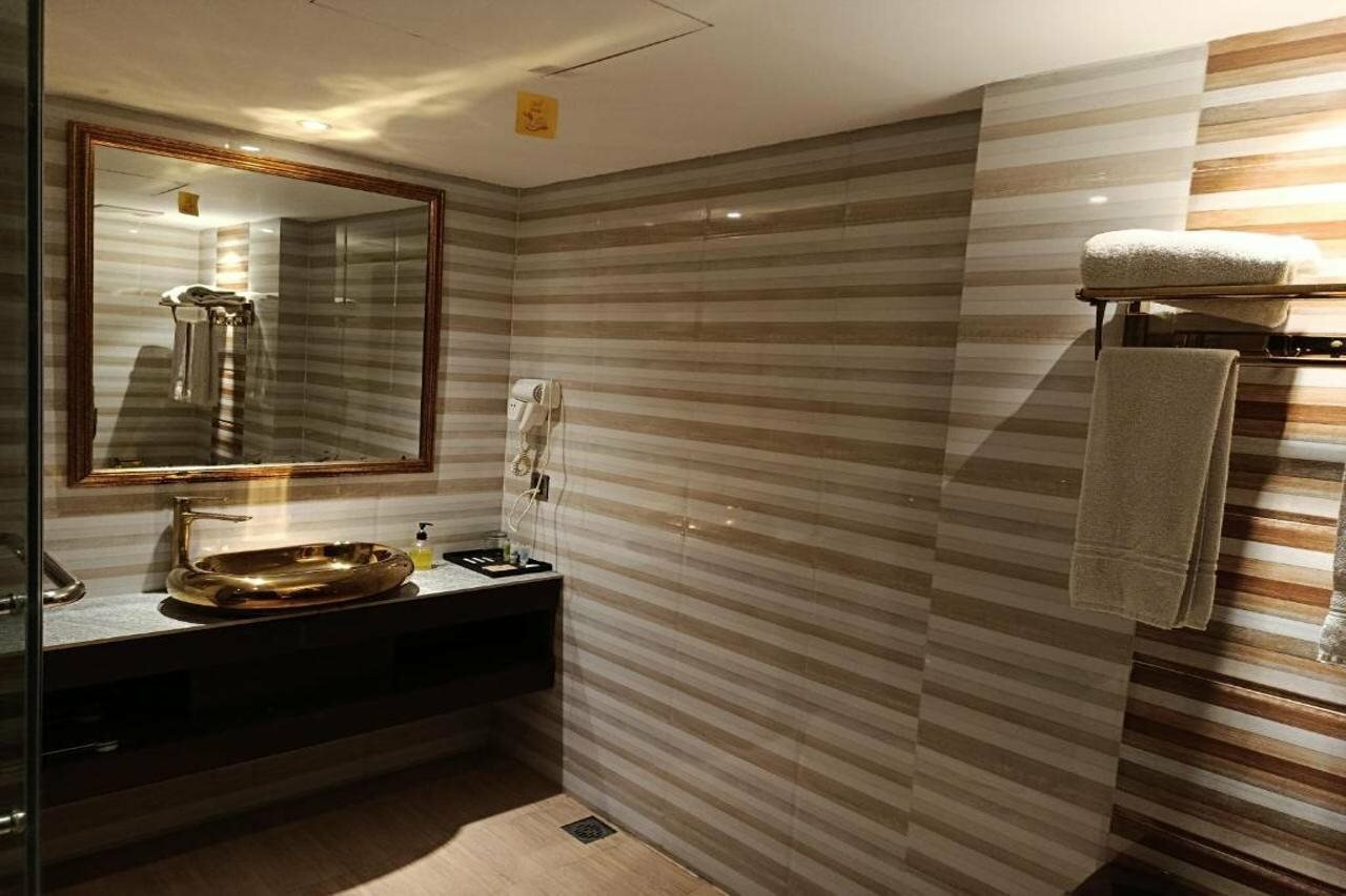 Фото Hotel X Rajshahi