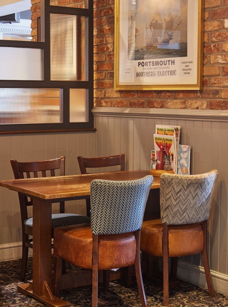 Фото Farmhouse Innlodge by Greene King Inns