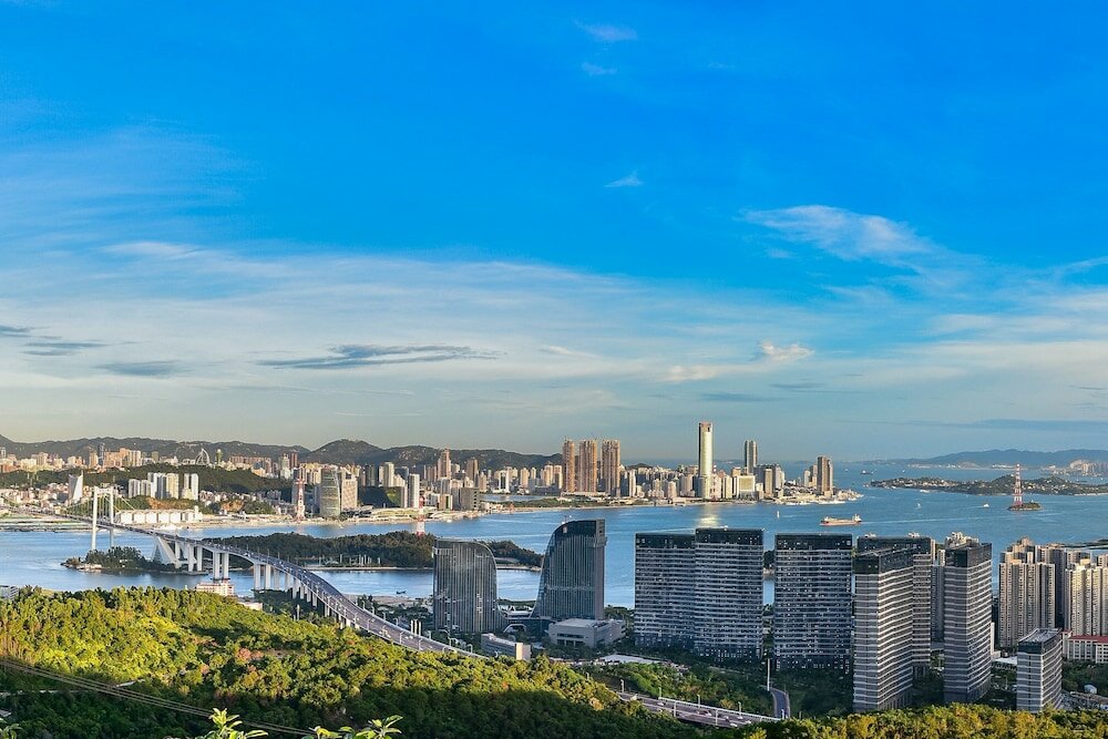 Фото Hualuxe Xiamen Haicang Harbour View, an Ihg Hotel