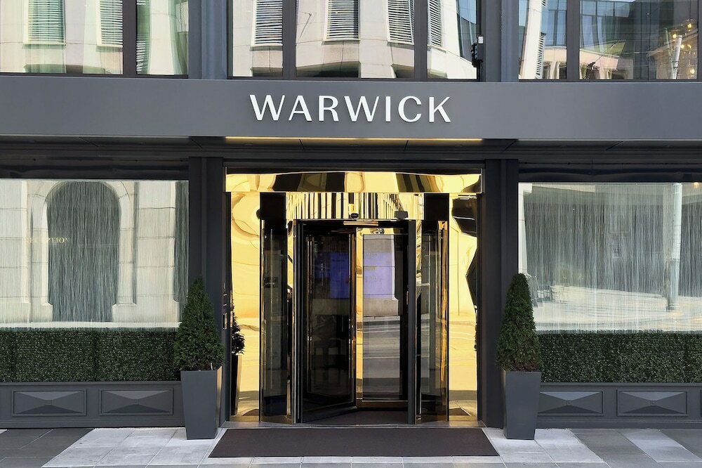 Фото Warwick Geneva