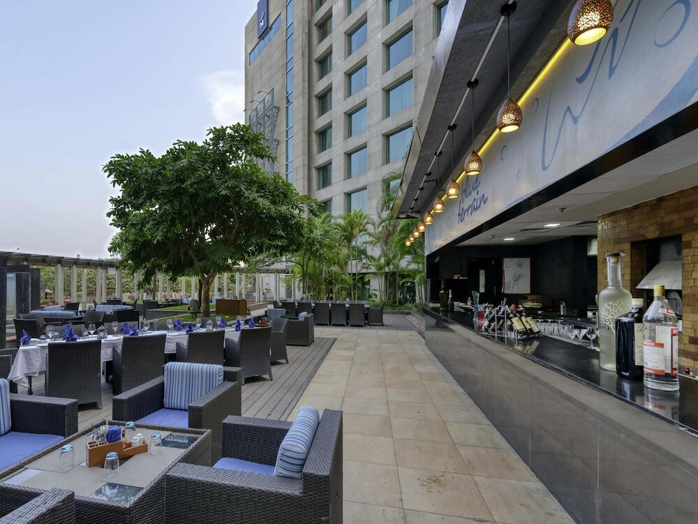 Фото Novotel Bengaluru Outer Ring Road
