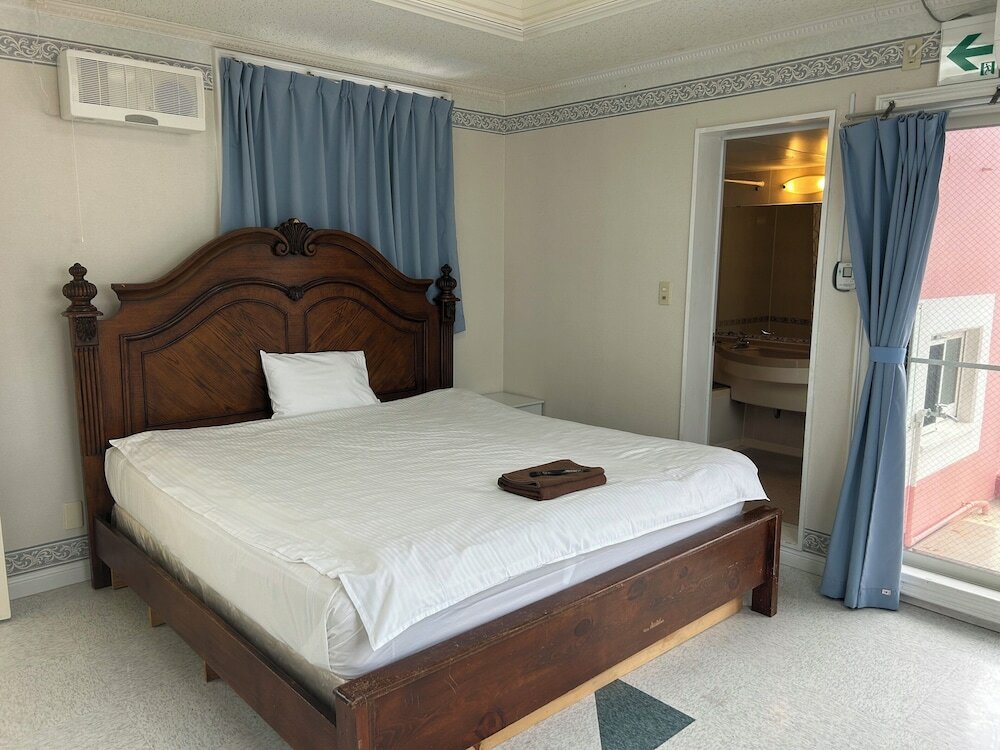 Фото Okinawa Ocean Front Hotel