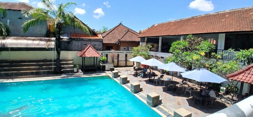 Фото Nirmala Hotel and Convention Centre