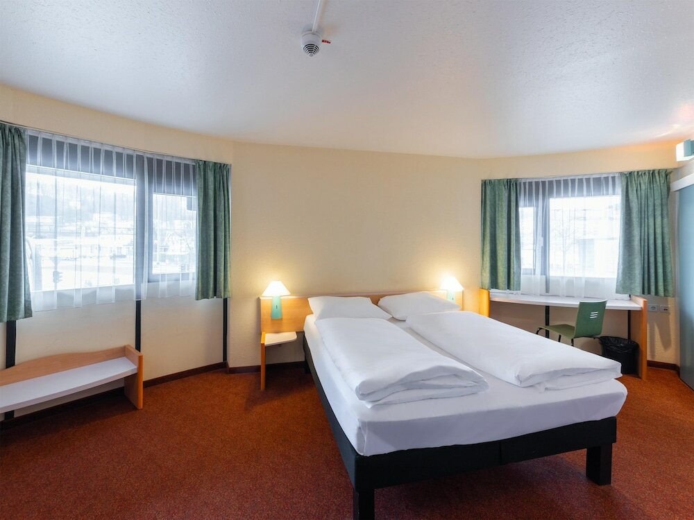 Фото B&b Hotel Wuppertal-City