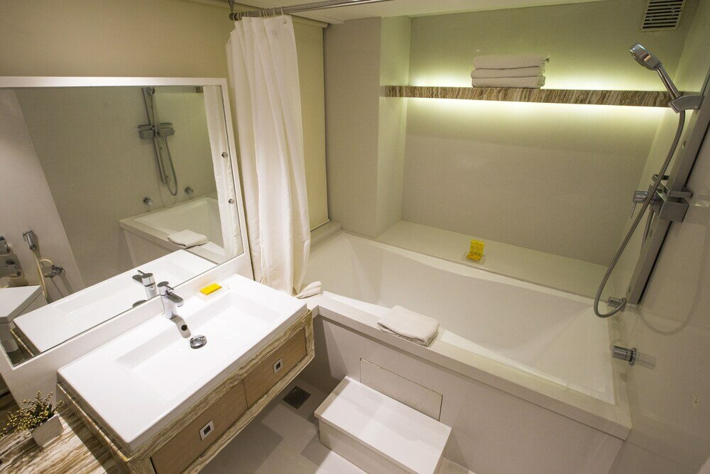 Фото Hotel Bawa Continental