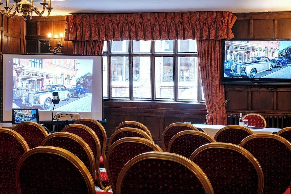 Фото The Maids Head Hotel