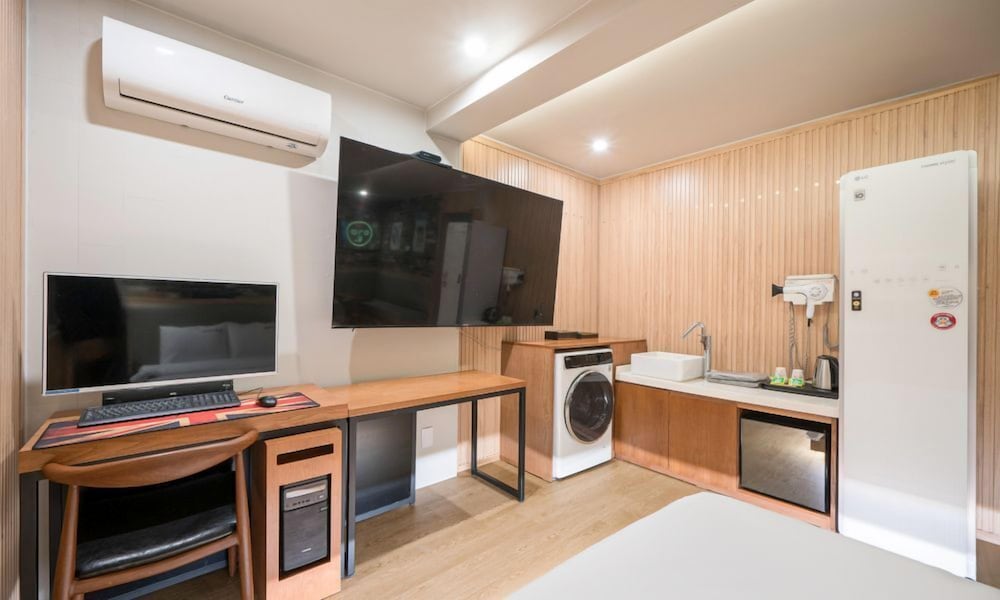 Фото Hotel Yeogiuhtte Gwangju Station