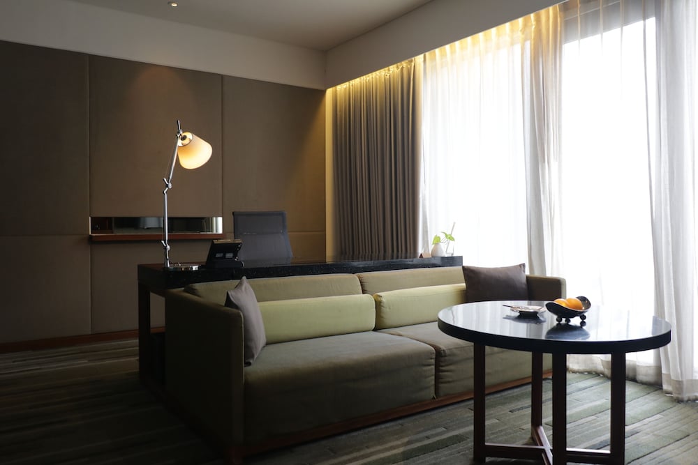 Фото Hansar Bangkok Hotel