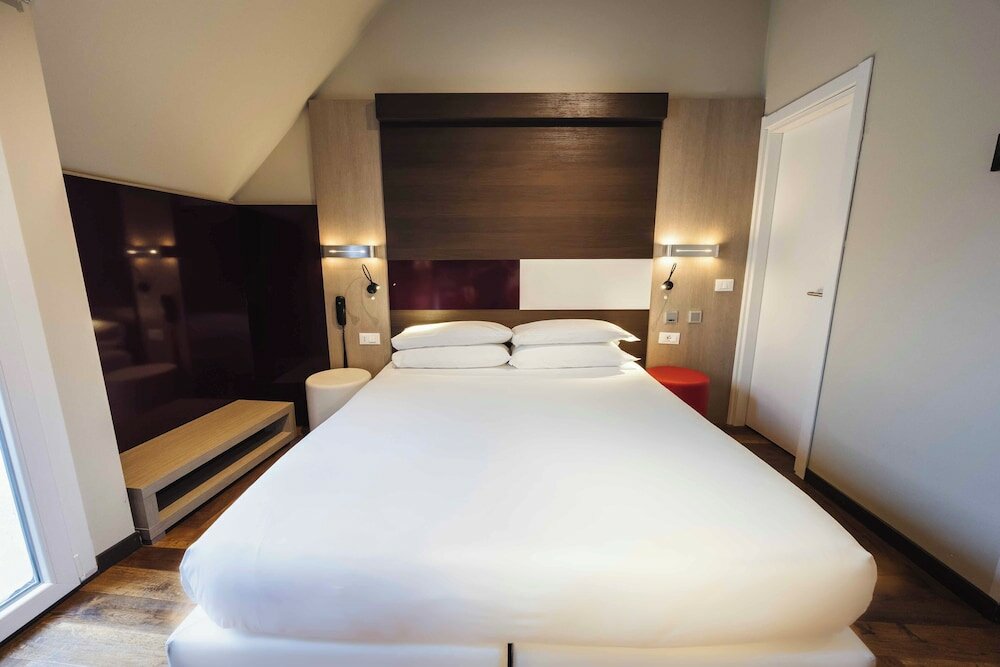 Фото Genius Hotel Downtown