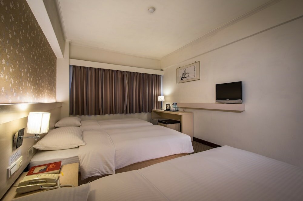 Фото New World Hotel