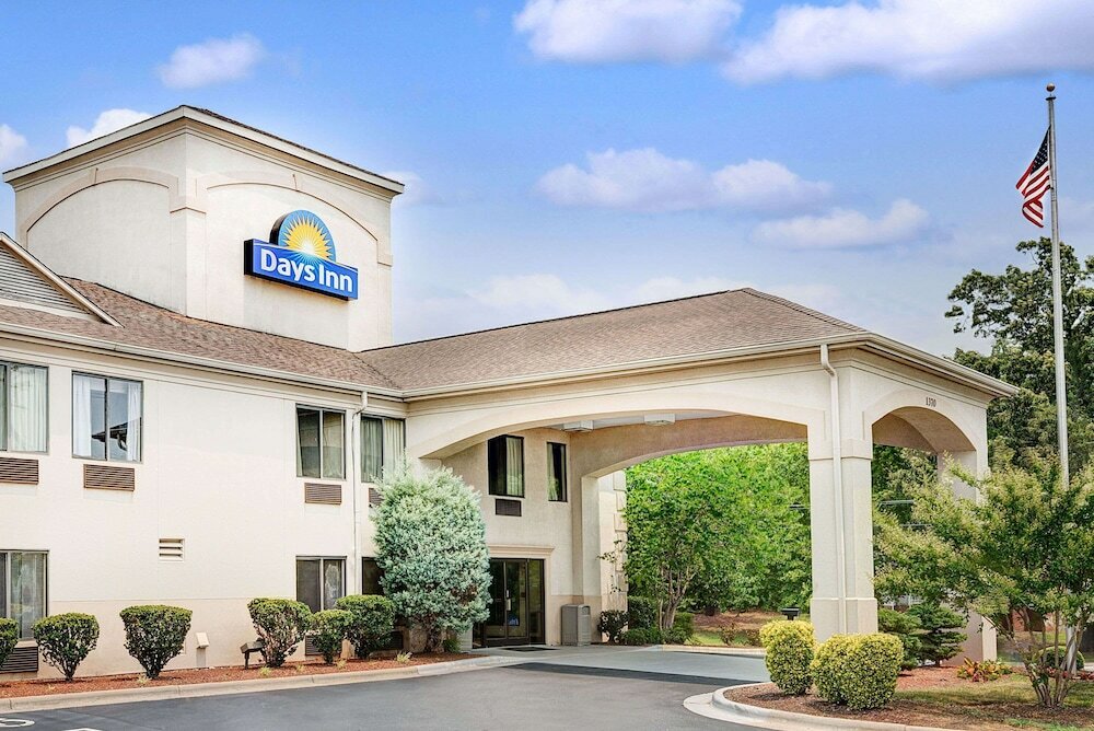 Фото Days Inn by Wyndham Burlington East