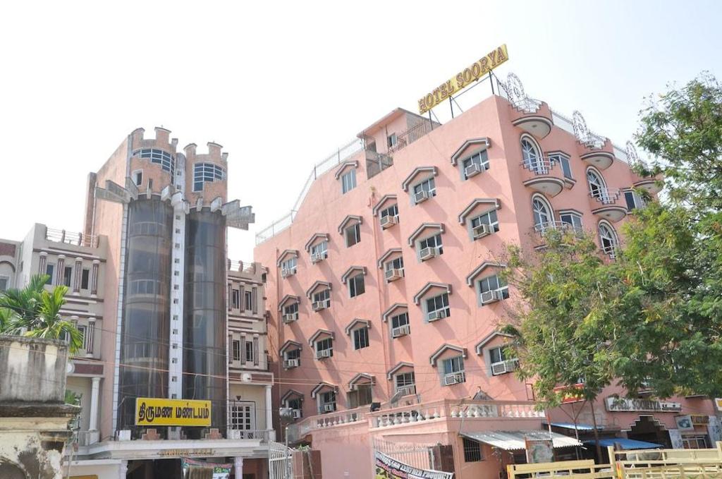 Фото Hotel Soorya International