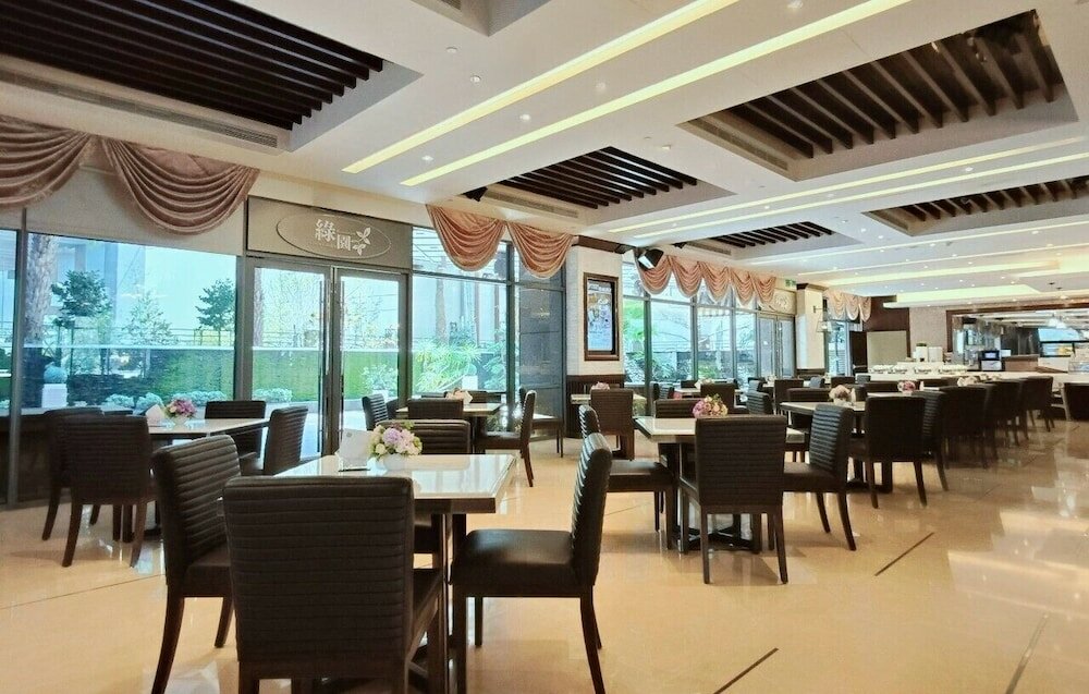 Фото S Aura Hotel