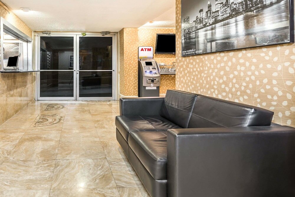 Фото Super 8 by Wyndham North Bergen NJ NYC Area