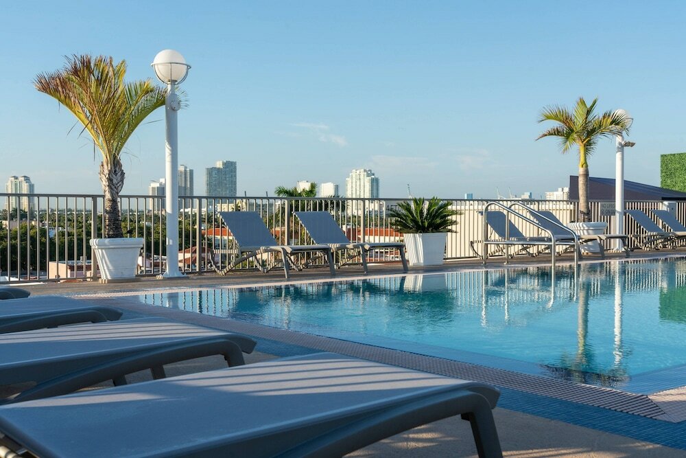 Фото Courtyard by Marriott Miami Beach South Beach