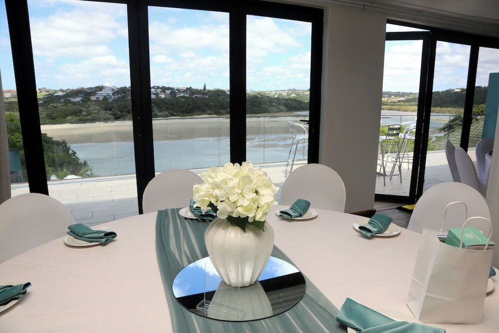 Фото Blue Lagoon Hotel and Conference Centre