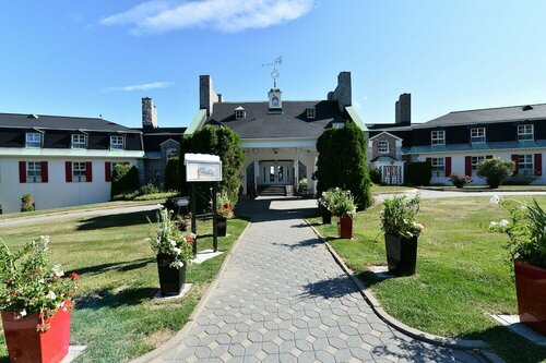 Гостиница Hotel le Manoir Baie-Comeau в Бе-Комо